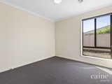 https://images.listonce.com.au/custom/160x/listings/16-chifley-drive-delacombe-vic-3356/715/01576715_img_07.jpg?0Ad2XFrmBMI