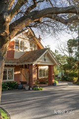 https://images.listonce.com.au/custom/160x/listings/16-churchill-street-mont-albert-vic-3127/140/01765140_img_02.jpg?e9fl0Fc4wyA