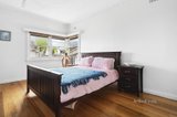 https://images.listonce.com.au/custom/160x/listings/16-clonard-avenue-geelong-west-vic-3218/188/01583188_img_07.jpg?QgYstHbhMhc