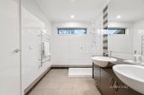 https://images.listonce.com.au/custom/160x/listings/16-coolabah-drive-eltham-vic-3095/686/01556686_img_08.jpg?uE7sEYZPZkY