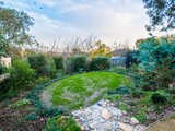 https://images.listonce.com.au/custom/160x/listings/16-corrong-crescent-mooroolbark-vic-3138/506/01524506_img_14.jpg?Ni8VcfLX9bg