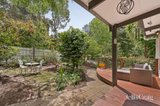 https://images.listonce.com.au/custom/160x/listings/16-croydon-way-croydon-vic-3136/840/01827840_img_10.jpg?qCVX6wGFx_s