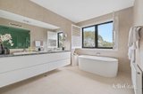 https://images.listonce.com.au/custom/160x/listings/16-earlwood-drive-wheelers-hill-vic-3150/754/01815754_img_14.jpg?_jOSPgYCxuI