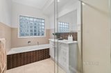 https://images.listonce.com.au/custom/160x/listings/16-eugenia-street-nunawading-vic-3131/947/01718947_img_06.jpg?x1KID_gabz8