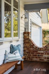https://images.listonce.com.au/custom/160x/listings/16-forster-street-ivanhoe-vic-3079/427/01938427_img_03.jpg?ijMcnqrfBk8