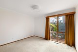 https://images.listonce.com.au/custom/160x/listings/16-gladstone-road-briar-hill-vic-3088/808/01970808_img_08.jpg?J76ZKJwDdJc