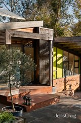https://images.listonce.com.au/custom/160x/listings/16-glenister-drive-eltham-vic-3095/725/01977725_img_17.jpg?Dz5efasD2JQ