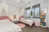 https://images.listonce.com.au/custom/160x/listings/16-hale-crescent-kyneton-vic-3444/075/01157075_img_10.jpg?STwfSA_T600