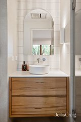 https://images.listonce.com.au/custom/160x/listings/16-huntingdon-avenue-bayswater-north-vic-3153/705/01815705_img_10.jpg?Gsxkf0sSGP0