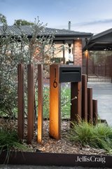 https://images.listonce.com.au/custom/160x/listings/16-huntingdon-avenue-bayswater-north-vic-3153/705/01815705_img_15.jpg?uwYEzX9Nzlc