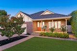 https://images.listonce.com.au/custom/160x/listings/16-kingsley-grove-mount-waverley-vic-3149/577/01661577_img_01.jpg?LvUduZ_gpdk