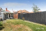 https://images.listonce.com.au/custom/160x/listings/16-lambeth-place-st-kilda-vic-3182/228/01851228_img_07.jpg?cniiEza3FbU