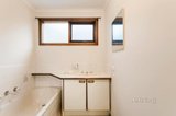 https://images.listonce.com.au/custom/160x/listings/16-linda-drive-ringwood-vic-3134/943/01691943_img_09.jpg?jzKhuBKUEEo
