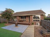 https://images.listonce.com.au/custom/160x/listings/16-lockhart-court-kilsyth-vic-3137/220/01524220_img_01.jpg?nBr2WLP9Ss0