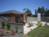 https://images.listonce.com.au/custom/160x/listings/16-macquarie-close-delacombe-vic-3356/711/01575711_img_01.jpg?QzieHn9Yykg