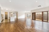 https://images.listonce.com.au/custom/160x/listings/16-malibu-boulevard-point-cook-vic-3030/294/01822294_img_07.jpg?_4Nw0STWma0