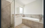 https://images.listonce.com.au/custom/160x/listings/16-miners-crescent-ballarat-east-vic-3350/563/01692563_img_10.jpg?88uCnZmtLbc