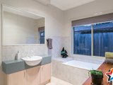 https://images.listonce.com.au/custom/160x/listings/16-nickson-close-bayswater-north-vic-3153/253/01526253_img_16.jpg?je_aBO0L8po