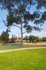 https://images.listonce.com.au/custom/160x/listings/16-peronne-street-pascoe-vale-south-vic-3044/703/01102703_img_12.jpg?BeRvKW8zX3M