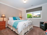 https://images.listonce.com.au/custom/160x/listings/16-regent-avenue-mooroolbark-vic-3138/716/01524716_img_13.jpg?0ZKltdJEz3s