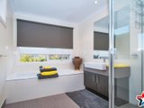 https://images.listonce.com.au/custom/160x/listings/16-regent-avenue-mooroolbark-vic-3138/716/01524716_img_14.jpg?06RMdQhpuoA