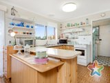 https://images.listonce.com.au/custom/160x/listings/16-richardson-road-croydon-north-vic-3136/611/01525611_img_05.jpg?aaeVhymF3s8