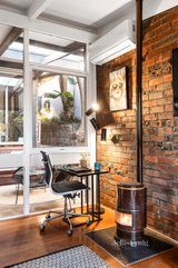 https://images.listonce.com.au/custom/160x/listings/16-ridge-road-greensborough-vic-3088/707/01741707_img_08.jpg?vLKnjCINy-c