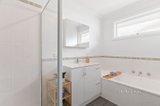 https://images.listonce.com.au/custom/160x/listings/16-rowan-street-croydon-vic-3136/647/01736647_img_13.jpg?30cuoO3V-hg