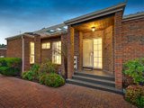 https://images.listonce.com.au/custom/160x/listings/16-severn-street-balwyn-north-vic-3104/068/00829068_img_06.jpg?OiOTF9YYYtA