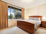 https://images.listonce.com.au/custom/160x/listings/16-strathaird-street-strathmore-vic-3041/047/00848047_img_06.jpg?yBpwkJgi-AU