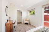 https://images.listonce.com.au/custom/160x/listings/16-stringybark-boulevard-mount-evelyn-vic-3796/972/01855972_img_19.jpg?DJ-03k4qpvg