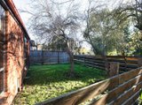 https://images.listonce.com.au/custom/160x/listings/16-sturt-street-woodend-vic-3442/428/01724428_img_07.jpg?58om2rA3WwI