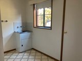 https://images.listonce.com.au/custom/160x/listings/16-sturt-street-woodend-vic-3442/428/01724428_img_13.jpg?aNdFwN5Jf8s