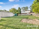 https://images.listonce.com.au/custom/160x/listings/16-sunray-court-croydon-vic-3136/877/01525877_img_12.jpg?BDVwH-_HSx8