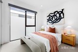 https://images.listonce.com.au/custom/160x/listings/16-tomkins-road-port-melbourne-vic-3207/018/01878018_img_08.jpg?unY6qE9mDVg