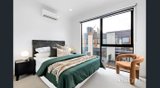 https://images.listonce.com.au/custom/160x/listings/16-tomkins-road-port-melbourne-vic-3207/512/01911512_img_09.jpg?-VwhbkVb0Jw