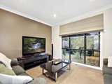 https://images.listonce.com.au/custom/160x/listings/16-tudor-drive-mooroolbark-vic-3138/155/01524155_img_04.jpg?BA5vYQuTG3c