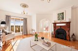 https://images.listonce.com.au/custom/160x/listings/16-valley-view-court-niddrie-vic-3042/057/01775057_img_05.jpg?Nd1Qpm3firI