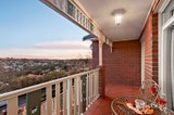 https://images.listonce.com.au/custom/160x/listings/16-valley-view-court-niddrie-vic-3042/057/01775057_img_09.jpg?djJNu2Wikbk