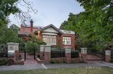 https://images.listonce.com.au/custom/160x/listings/16-walmer-street-kew-vic-3101/647/01546647_img_02.jpg?DfsoaIF2sP8