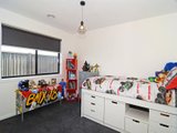 https://images.listonce.com.au/custom/160x/listings/16-warburton-drive-alfredton-vic-3350/831/01575831_img_10.jpg?HLnc1Bfl_WY