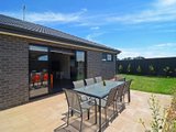 https://images.listonce.com.au/custom/160x/listings/16-warburton-drive-alfredton-vic-3350/831/01575831_img_15.jpg?66VXh5aQO0Y