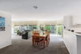 https://images.listonce.com.au/custom/160x/listings/16-westminster-close-blackburn-south-vic-3130/331/01134331_img_05.jpg?_PjEvDo5aPo