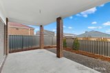https://images.listonce.com.au/custom/160x/listings/16-wisteria-avenue-craigieburn-vic-3064/433/01935433_img_05.jpg?9eoVjjtGixo