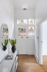 https://images.listonce.com.au/custom/160x/listings/16-wrexham-road-prahran-vic-3181/002/01724002_img_11.jpg?2AESdQNEnnM