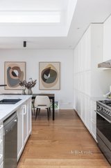 https://images.listonce.com.au/custom/160x/listings/16-wrexham-road-prahran-vic-3181/002/01724002_img_13.jpg?xxSS2G3CzCo