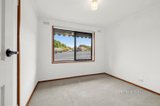 https://images.listonce.com.au/custom/160x/listings/16-yelland-road-newlyn-north-vic-3364/135/01896135_img_07.jpg?si6GvQHf-fk