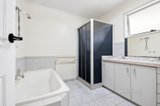 https://images.listonce.com.au/custom/160x/listings/16-yelland-road-newlyn-north-vic-3364/135/01896135_img_09.jpg?9ng2-B6ctLE