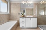 https://images.listonce.com.au/custom/160x/listings/160-durham-road-surrey-hills-vic-3127/077/01683077_img_08.jpg?dXdRrZAmWmA