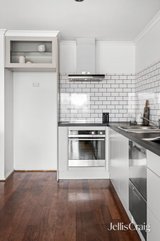 https://images.listonce.com.au/custom/160x/listings/16180-union-street-brunswick-west-vic-3055/027/01913027_img_06.jpg?8XbuxCpYPXo